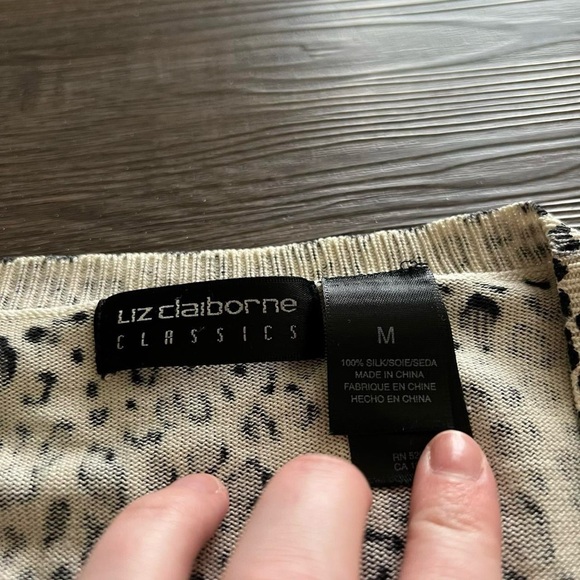 Liz Claiborne Women 90s Y2K Leopard Print Sweater Cardigan 100% Silk Size M - Picture 4 of 4